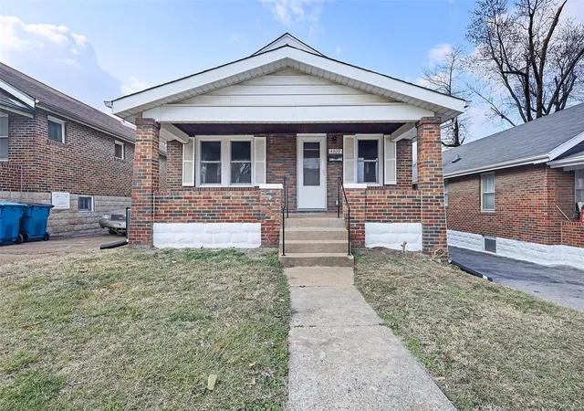 Photo 1 of Sale Pending at 4309 Rosewood Ave, Saint Louis, MO 63120 | MLS# 24020245 | Listing updated on 2024-12-10