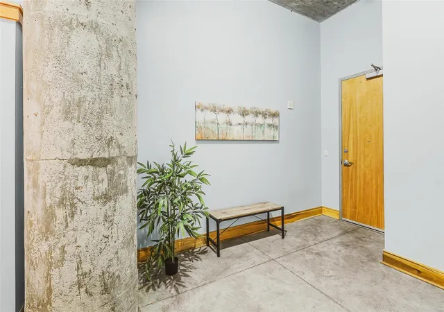 Photo 2 of Condo for sale at 1601 Washington Ave #203, Saint Louis, MO 63103 | MLS# 24020368 | Listing updated on 2024-09-04