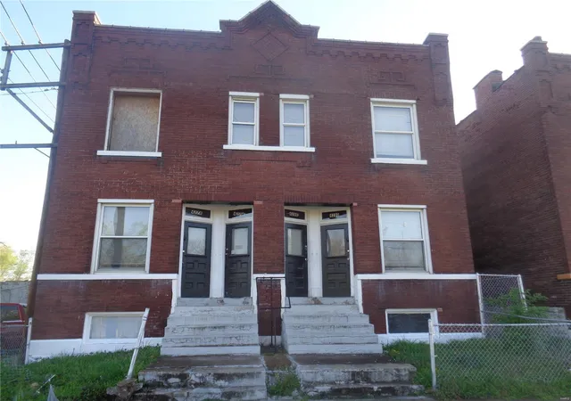Photo 1 of Multi family home for sale at 4278 Lee Ave #4, Saint Louis, MO 63115 | MLS# 24020628 | Listing updated on 2024-11-07