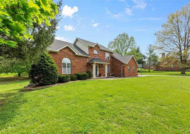 Photo 3 of Single family home for sale at 1240 Broadridge Dr, Jackson, MO 63755 | MLS# 24022063 | Listing updated on 2024-09-27
