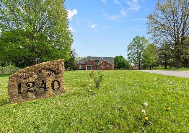 Photo 4 of Single family home for sale at 1240 Broadridge Dr, Jackson, MO 63755 | MLS# 24022063 | Listing updated on 2024-09-27