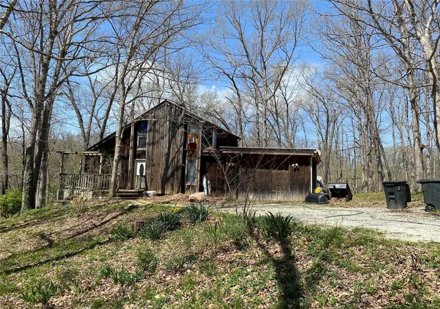 Photo 2 of Sale Pending at 1361 County Road 2347, Moberly, MO 65270 | MLS# 24022444 | Listing updated on 2024-11-13