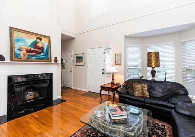 Photo 3 of Single family home for sale at 1228 Castle Gate Villas Dr, Saint Louis, MO 63132 | MLS# 24022811 | Listing updated on 2024-08-20