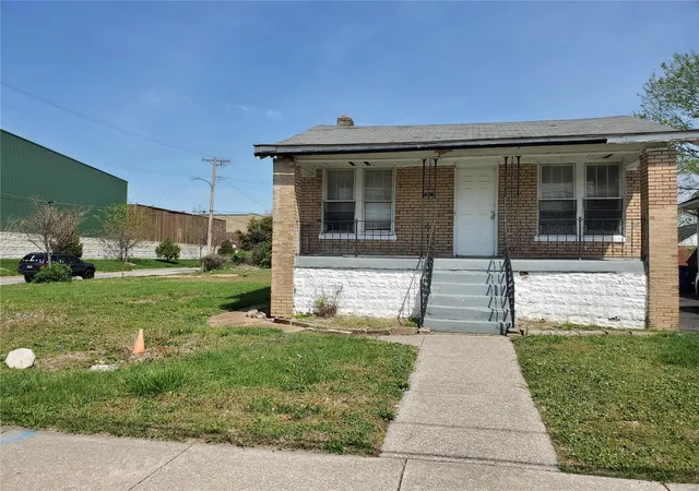 Photo 1 of Land for sale at 7923 W Bruno Ave, Saint Louis, MO 63117 | MLS# 24024096 | Listing updated on 2024-11-18