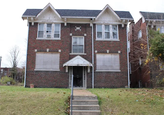 Photo 1 of Sale Pending at 5142 Northland Ave, Saint Louis, MO 63113 | MLS# 24024308 | Listing updated on 2024-11-25