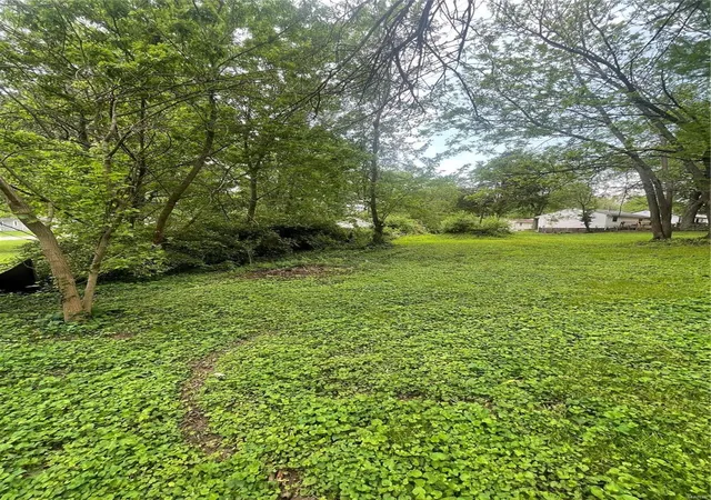 5th image of 9 Becker Dr, Saint Louis, MO 63135 | MLS# 24025777