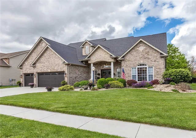 Photo 2 of Single family home for sale at 7027 Alston Ct, Edwardsville, IL 62025 | MLS# 24026298 | Listing updated on 2024-07-15