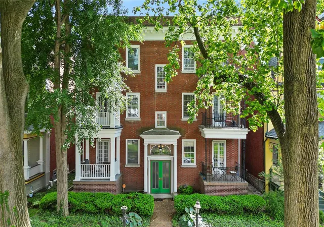 Photo 2 of Sale Pending at 4530 Mcpherson Ave #1W, Saint Louis, MO 63108 | MLS# 24026404 | Listing updated on 2024-07-09