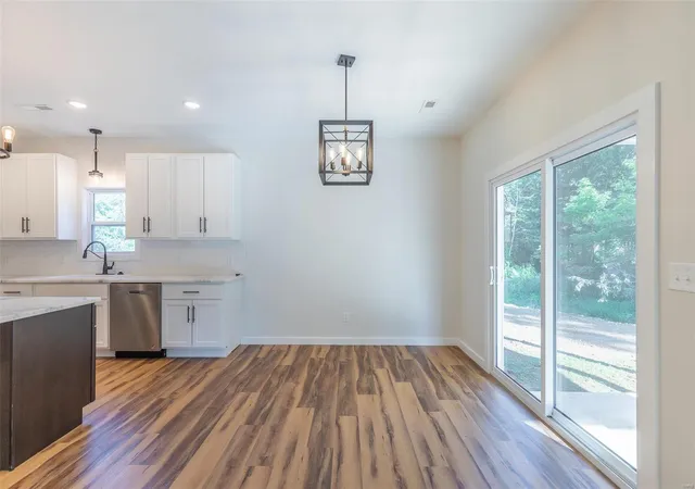 Photo 4 of Single family home for sale at 3304 Rhett Dr, Poplar Bluff, MO 63901 | MLS# 24026422 | Listing updated on 2024-10-30