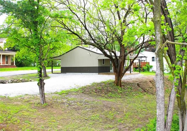 Photo 1 of Sale Pending at 314 East Madison St, Paris, MO 65275 | MLS# 24028007 | Listing updated on 2024-09-12