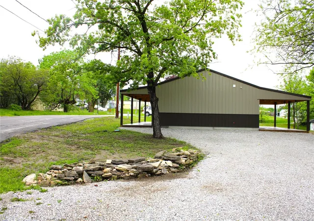 Photo 2 of Sale Pending at 314 East Madison St, Paris, MO 65275 | MLS# 24028007 | Listing updated on 2024-09-12