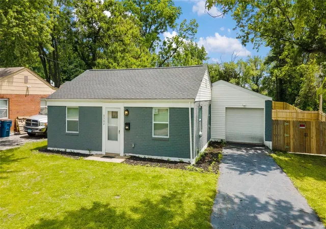 Photo 2 of Sale Pending at 8502 Dianthus Ln, Saint Louis, MO 63136 | MLS# 24028189 | Listing updated on 2024-05-29