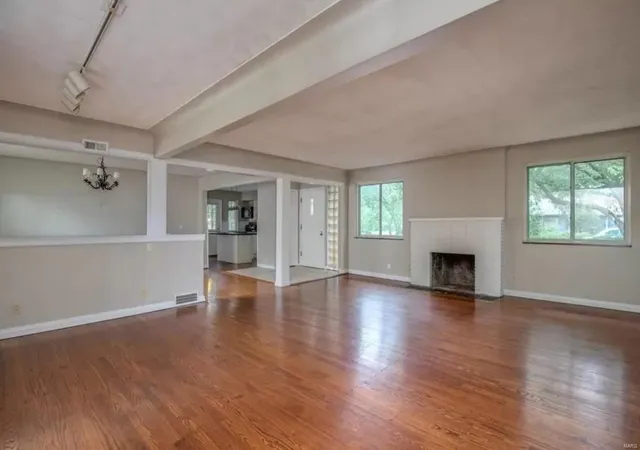 Photo 3 of Single family home for sale at 9404 Parklind Dr, Saint Louis, MO 63126 | MLS# 24028479 | Listing updated on 2024-08-27
