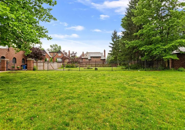 11th image of 7266 Creveling Dr, Saint Louis, MO 63130 | MLS# 24028539