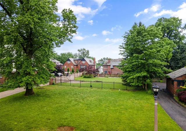 2nd image of 7266 Creveling Dr, Saint Louis, MO 63130 | MLS# 24028539