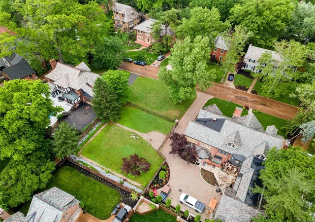 5th image of 7266 Creveling Dr, Saint Louis, MO 63130 | MLS# 24028539