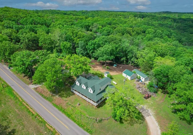 Photo 1 of Single family home for sale at 2261 Pier 31 Rd, Camdenton, MO 65020 | MLS# 24028622 | Listing updated on 2024-11-11