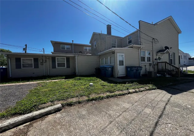 Photo 4 of Multi family home for sale at 107 W Broadway, Trenton, IL 62293 | MLS# 24031594 | Listing updated on 2024-11-15