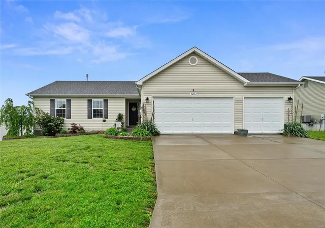 Photo 1 of Single family home for sale at 309 Falcons Way, Wright City, MO 63390 | MLS# 24031758 | Listing updated on 2024-11-12