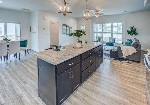 Photo 4 of Single family home for sale at 1609 Lansdowne Park Dr, East Saint Louis, IL 62204 | MLS# 24032741 | Listing updated on 2024-12-12