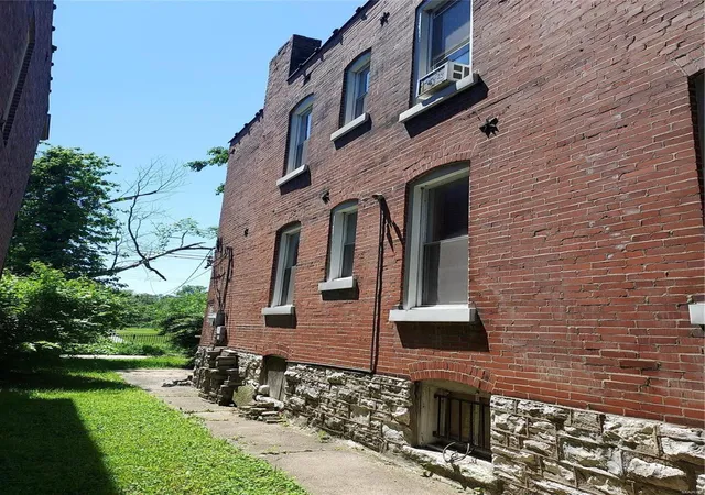 Photo 2 of Single family home for sale at 1014 Bittner St, Saint Louis, MO 63147 | MLS# 24032769 | Listing updated on 2024-10-24