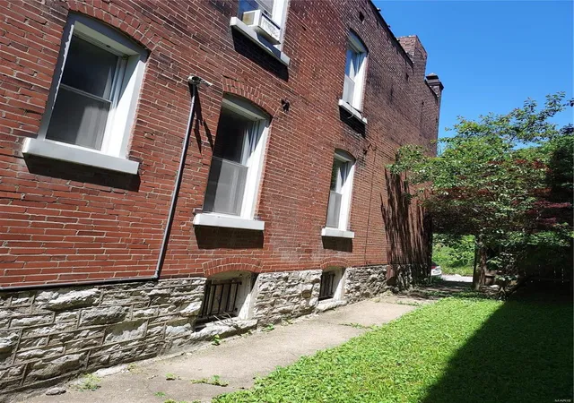 Photo 3 of Single family home for sale at 1014 Bittner St, Saint Louis, MO 63147 | MLS# 24032769 | Listing updated on 2024-10-24
