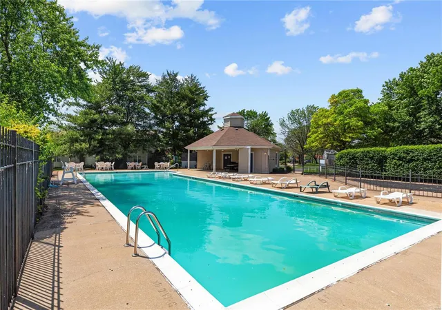2nd image of 4204 Inlet Isle Dr, Florissant, MO 63034