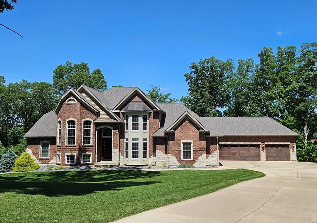 Photo 3 of Mansion for sale at 40 Grand Meridien Forest Dr, Wildwood, MO 63005 | MLS# 24033775 | Listing updated on 2024-10-24