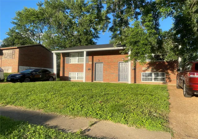 Photo 1 of Multi family home for sale at 4084 Esseldale Dr #and 4086, Saint Ann, MO 63074 | MLS# 24034154 | Listing updated on 2024-11-02
