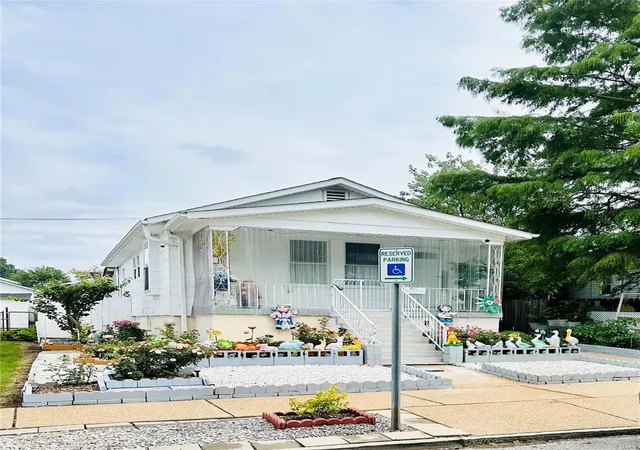 Photo 2 of Single family home for sale at 4425 Osceola St, Saint Louis, MO 63116 | MLS# 24034693 | Listing updated on 2024-10-31