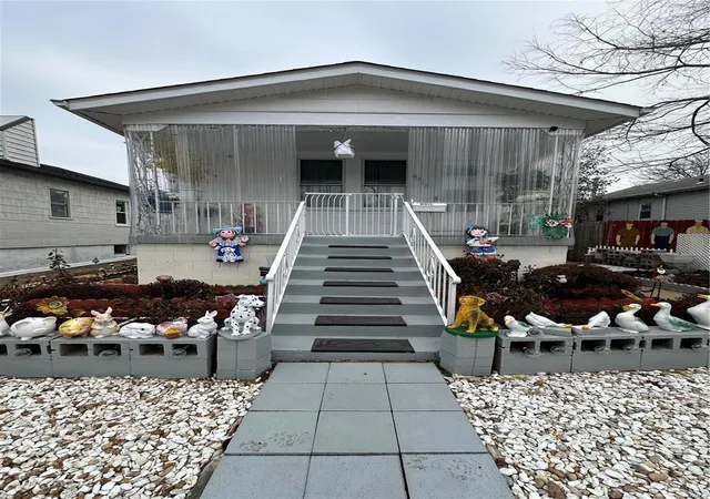 Photo 3 of Single family home for sale at 4425 Osceola St, Saint Louis, MO 63116 | MLS# 24034693 | Listing updated on 2024-10-31