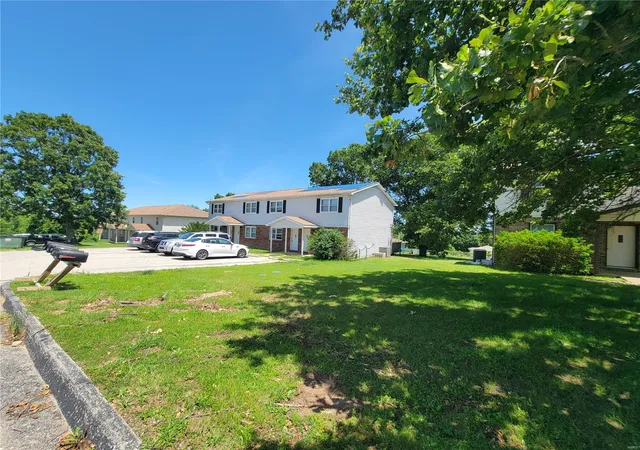 Photo 3 of Multi family home for sale at 201 Country Villa Ln, Saint Robert, MO 65584 | MLS# 24034840 | Listing updated on 2024-09-18