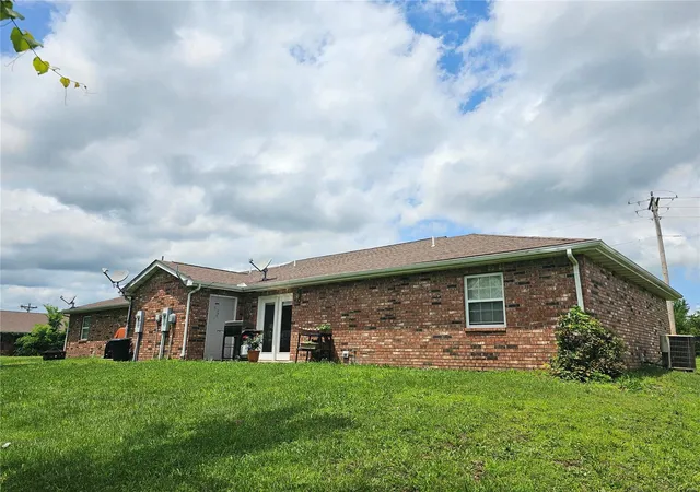 1st image of 23765 Roulette Rd, Waynesville, MO 65583 | MLS# 24034896