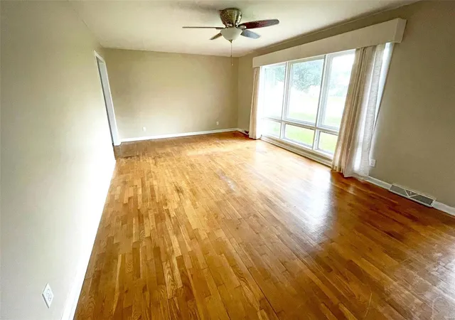 Photo 2 of Single family home for sale at 106 W Grant, Dexter, MO 63841 | MLS# 24035135 | Listing updated on 2024-10-21