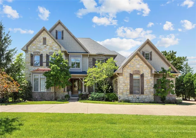 Photo 1 of Sale Pending at 783 N Mason Rd, Saint Louis, MO 63141 | MLS# 24035362 | Listing updated on 2024-06-17