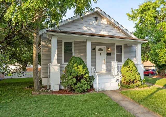 Photo 2 of Single family home for sale at 4701 Hannover Ave, Saint Louis, MO 63123 | MLS# 24035517 | Listing updated on 2024-12-17