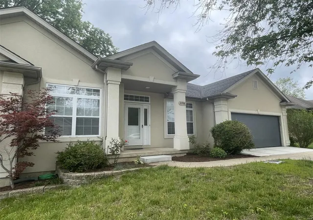 Photo 2 of Sale Pending at 3706 Chinkapin Ct, Columbia, MO 65203 | MLS# 24035570 | Listing updated on 2024-06-09