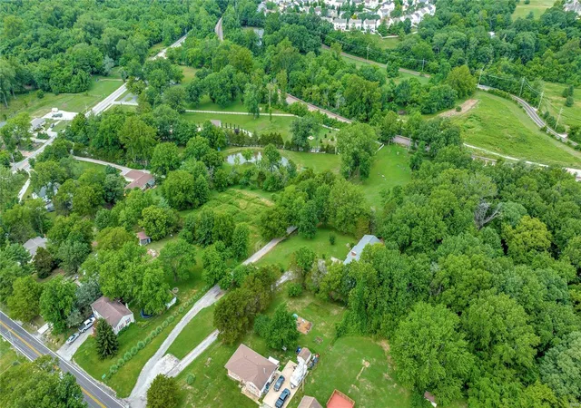 Photo 4 of Single family home for sale at 3629 Baumgartner Rd, Saint Louis, MO 63129 | MLS# 24035632 | Listing updated on 2024-06-06