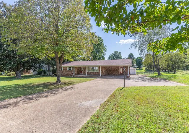 2nd image of 1404 Barron Rd, Poplar Bluff, MO 63901 | MLS# 24036118