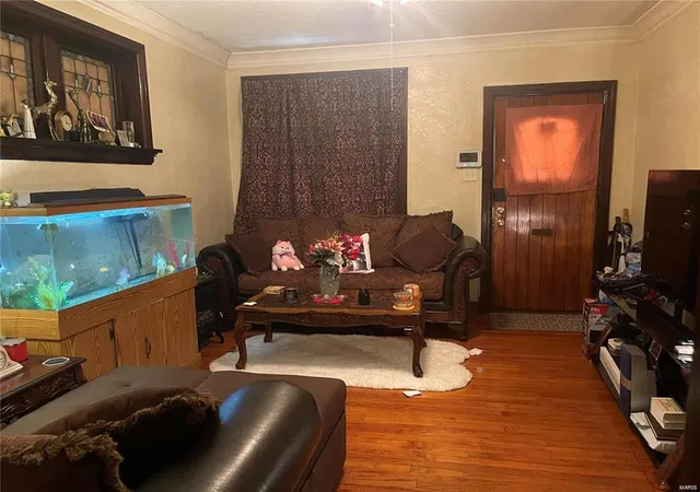 Photo 3 of Sale Pending at 3927 Dunnica Ave, Saint Louis, MO 63116 | MLS# 24036885 | Listing updated on 2024-11-26
