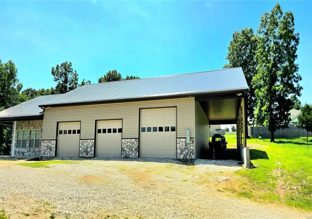 Photo 3 of Single family home for sale at 20902 Lockhart Ln, Waynesville, MO 65583 | MLS# 24037088 | Listing updated on 2024-09-23