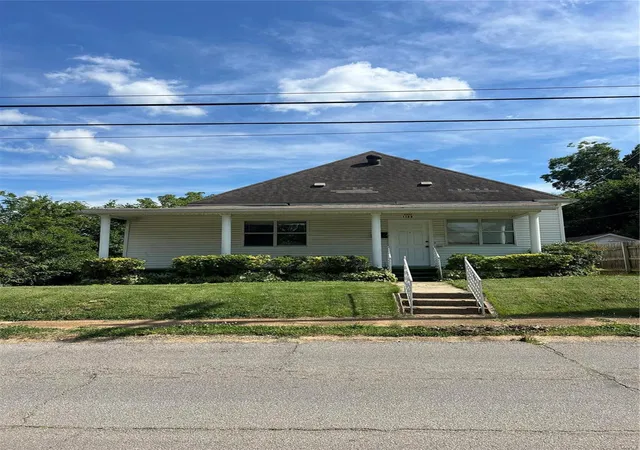 Photo 1 of Single family home for sale at 1106 West Harper, Poplar Bluff, MO 63901 | MLS# 24037374 | Listing updated on 2024-11-13