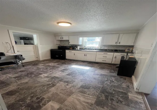 Photo 3 of Single family home for sale at 1106 West Harper, Poplar Bluff, MO 63901 | MLS# 24037374 | Listing updated on 2024-11-13