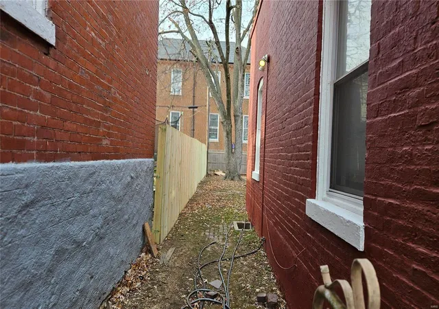 Photo 3 of Single family home for sale at 2335 E Louisiana Ave E, Saint Louis, MO 63104 | MLS# 24037411 | Listing updated on 2024-12-17