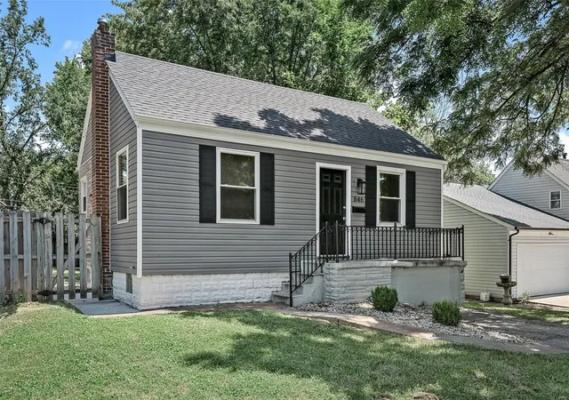 Photo 1 of Sale Pending at 846 Tavalon Ave, Saint Louis, MO 63119 | MLS# 24037975 | Listing updated on 2024-08-27