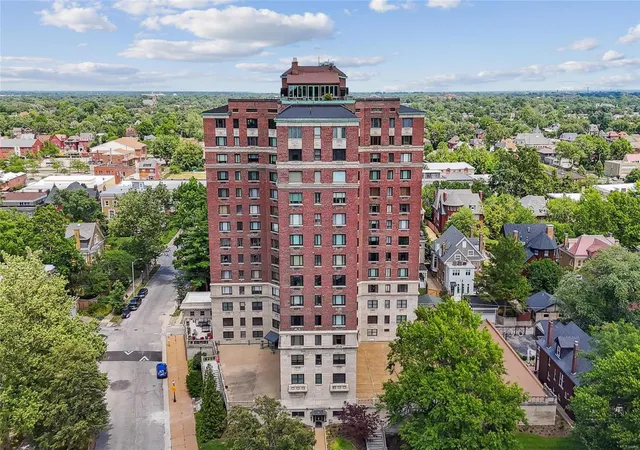 Photo 1 of Condo for sale at 410 N Newstead Ave #7W, Saint Louis, MO 63108 | MLS# 24038012 | Listing updated on 2024-12-11