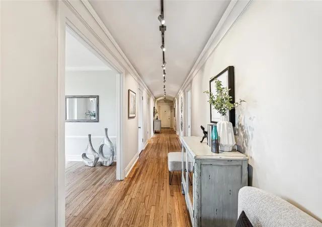Photo 2 of Condo for sale at 410 N Newstead Ave #7W, Saint Louis, MO 63108 | MLS# 24038012 | Listing updated on 2024-12-11