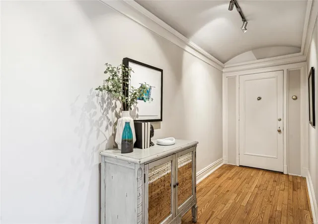 Photo 3 of Condo for sale at 410 N Newstead Ave #7W, Saint Louis, MO 63108 | MLS# 24038012 | Listing updated on 2024-12-11