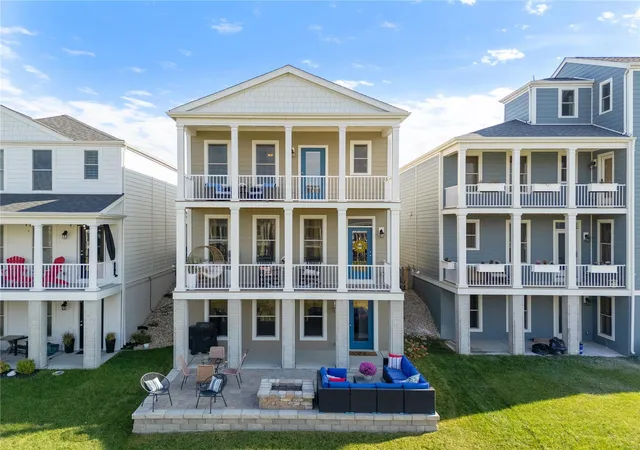 Photo 1 of Single family home for sale at 1060 Dyess Way, Saint Charles, MO 63301 | MLS# 24038111 | Listing updated on 2024-12-16