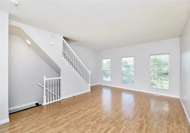 Photo 3 of Single family home for sale at 12 Robinson Circle Dr, Saint Louis, MO 63136 | MLS# 24038272 | Listing updated on 2024-10-03